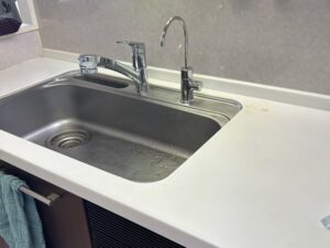ビルトイン浄水器 取替工事について　LIXILキッチン専用浄水栓　取替後